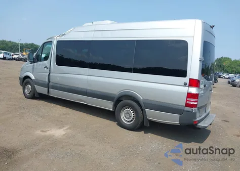 2016 Mercedes-Benz Sprinter 2500 High Roof из США, поврежденный, VIN 8BRPE8DD9GE120838